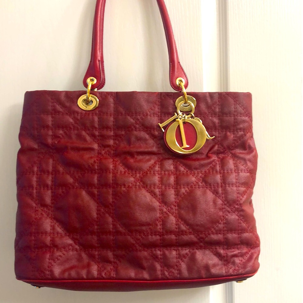 100% Authentic Dior Bag.  Used but in excellent conditin